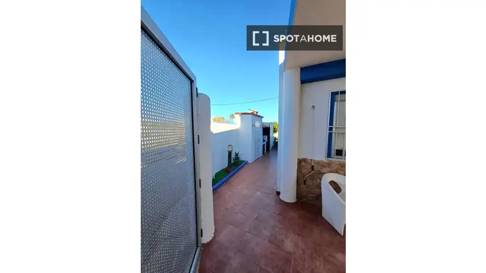 Exterior view of Flat for rent in Sueca  with Air Conditioner, Heating and Furnished