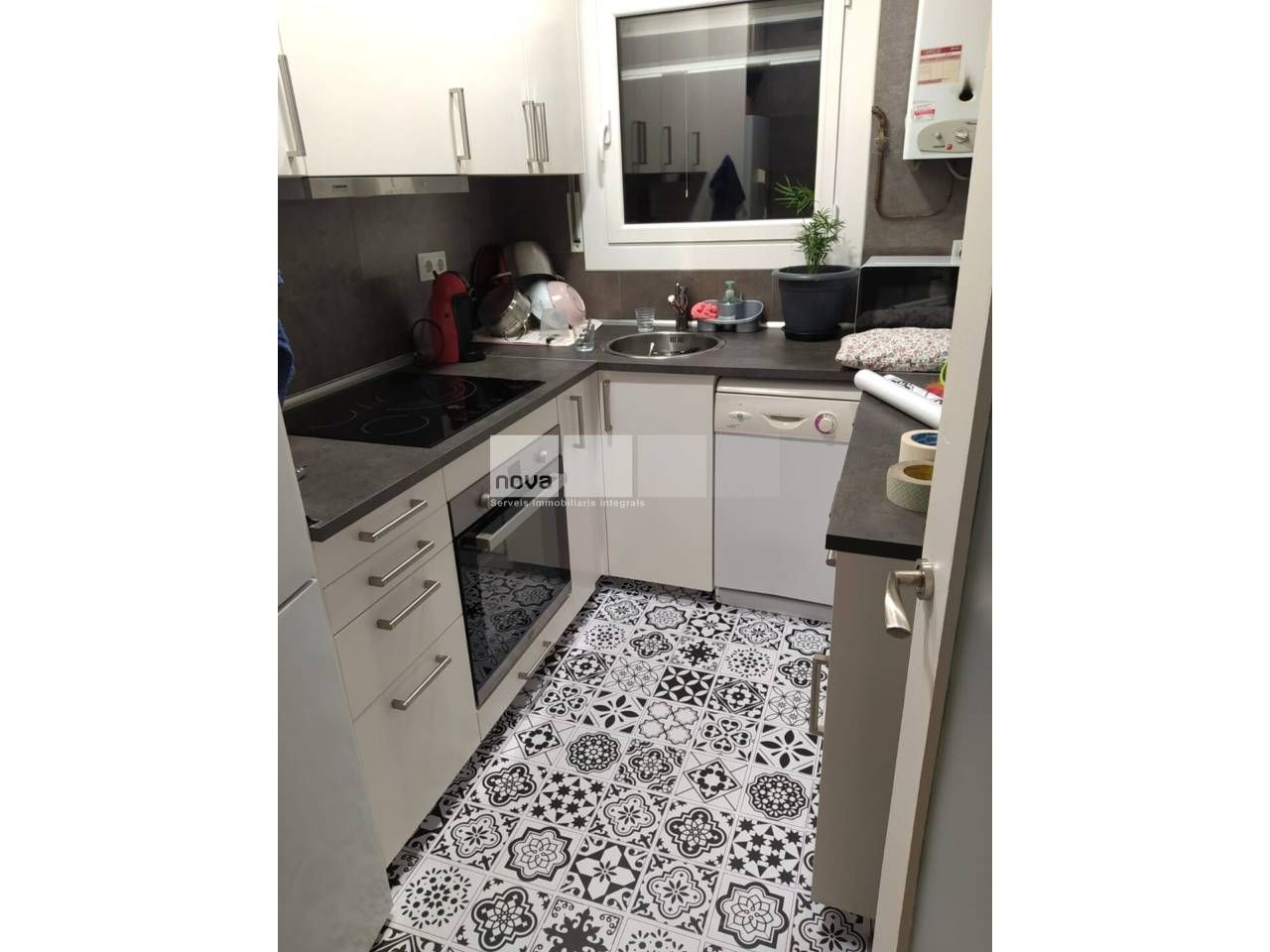 Kitchen of Flat for sale in Manlleu  with Air Conditioner, Heating and Storage room
