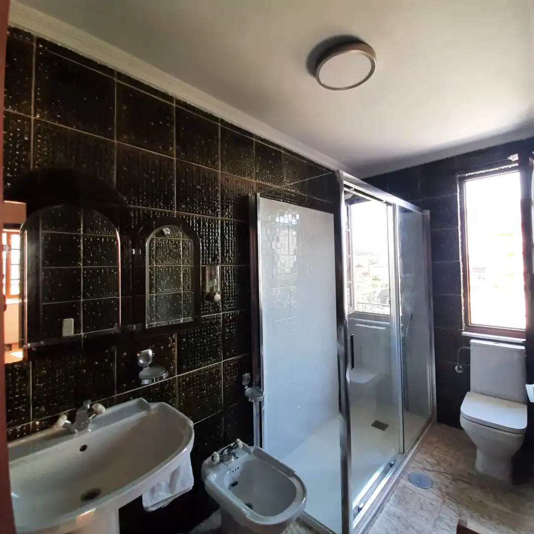 Baño de Casa o chalet en venta en Viveiro con Calefacción, Jardín privado y Parquet