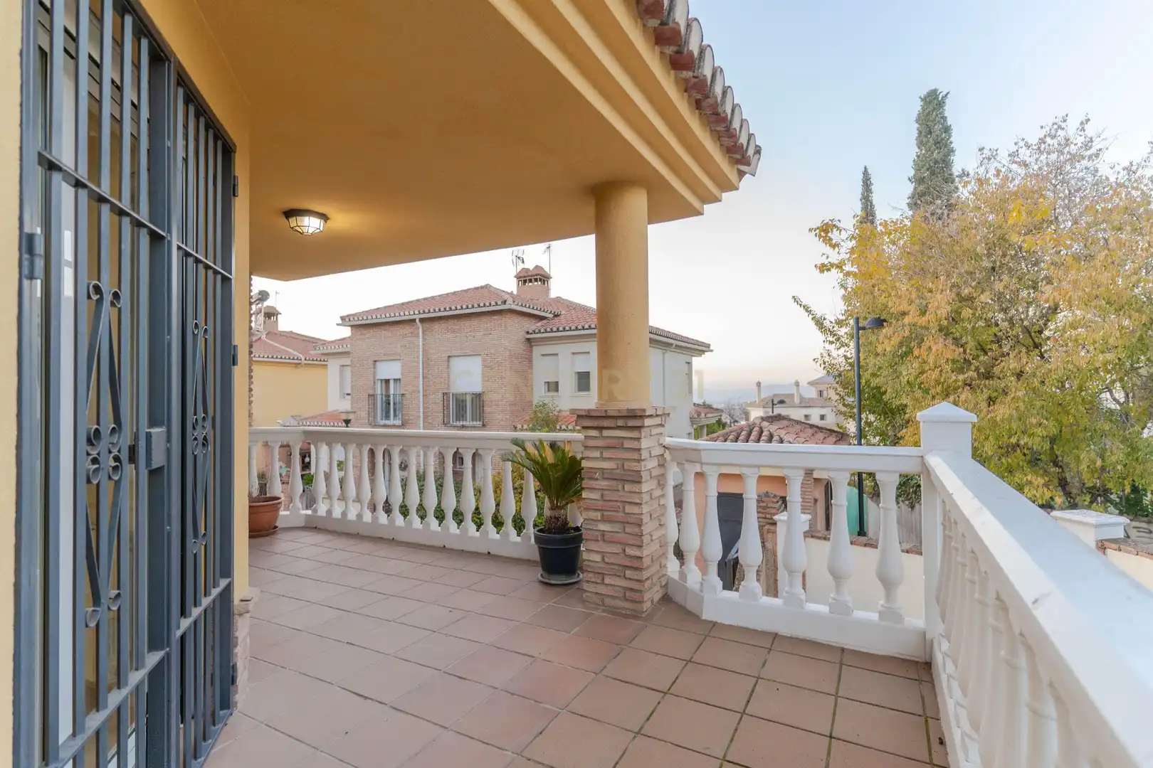 Terrassa de Casa adosada en venda en La Zubia amb Aire condicionat, Jardí privat i Traster