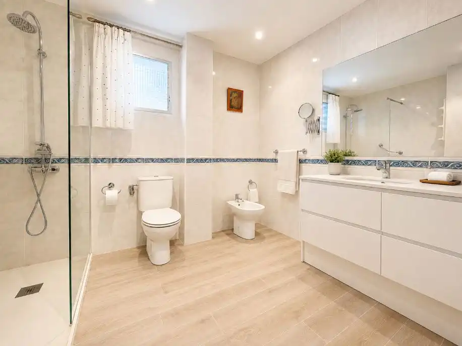 Baño de Piso en venta en Madrid con Aire acondicionado, Calefacción y Terraza