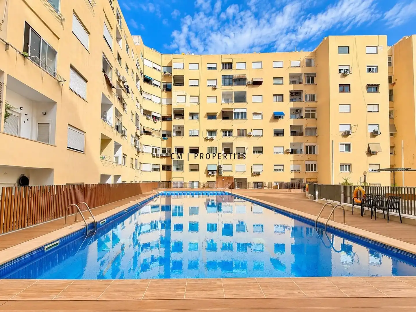 Außenansicht von Wohnung zur Miete in Valencia mit Klimaanlage, Heizung und Terrasse