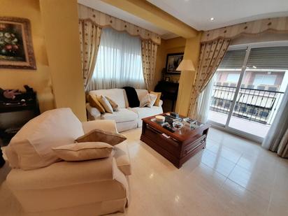 Living room of Flat for sale in Villena  with Air Conditioner, Heating and Balcony