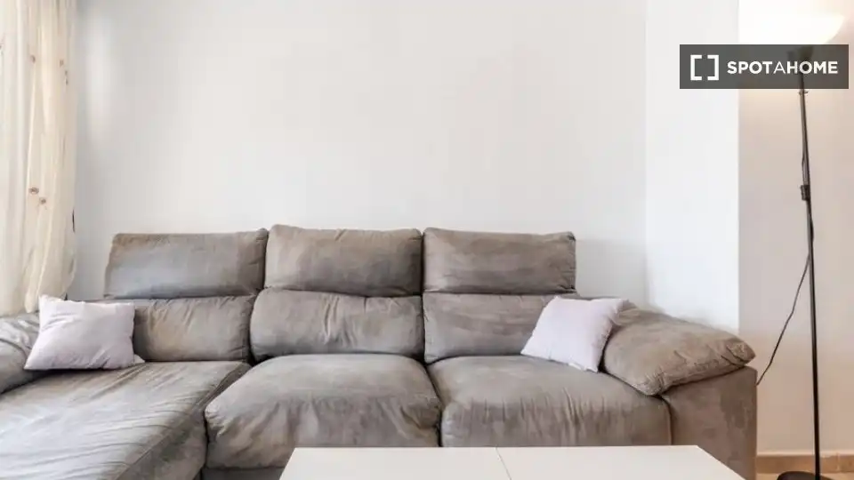 Sala d'estar de Apartament per a compartir en Canet d'En Berenguer amb Aire condicionat, Terrassa i Moblat