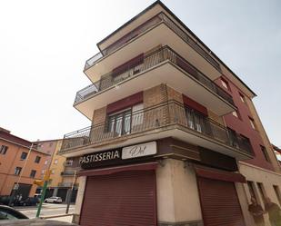 Exterior view of Building for sale in Manlleu