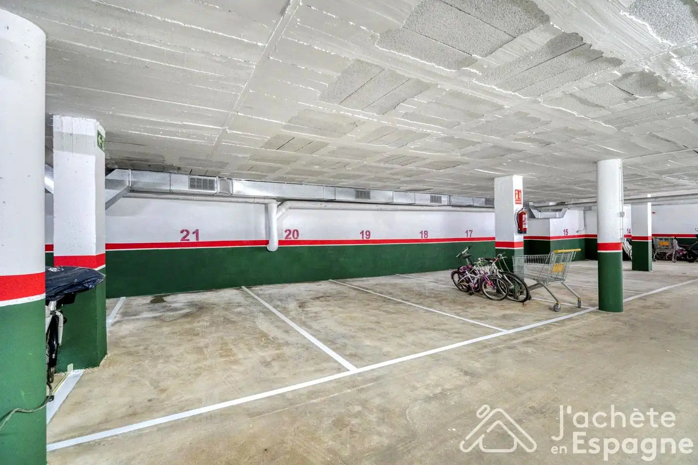 Parking de Ático en venta en Vandellòs i l'Hospitalet de l'Infant con Aire acondicionado, Terraza y Amueblado