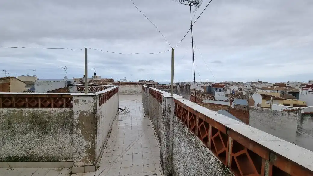 Außenansicht von Gebäude zum Verkauf in Torredelcampo