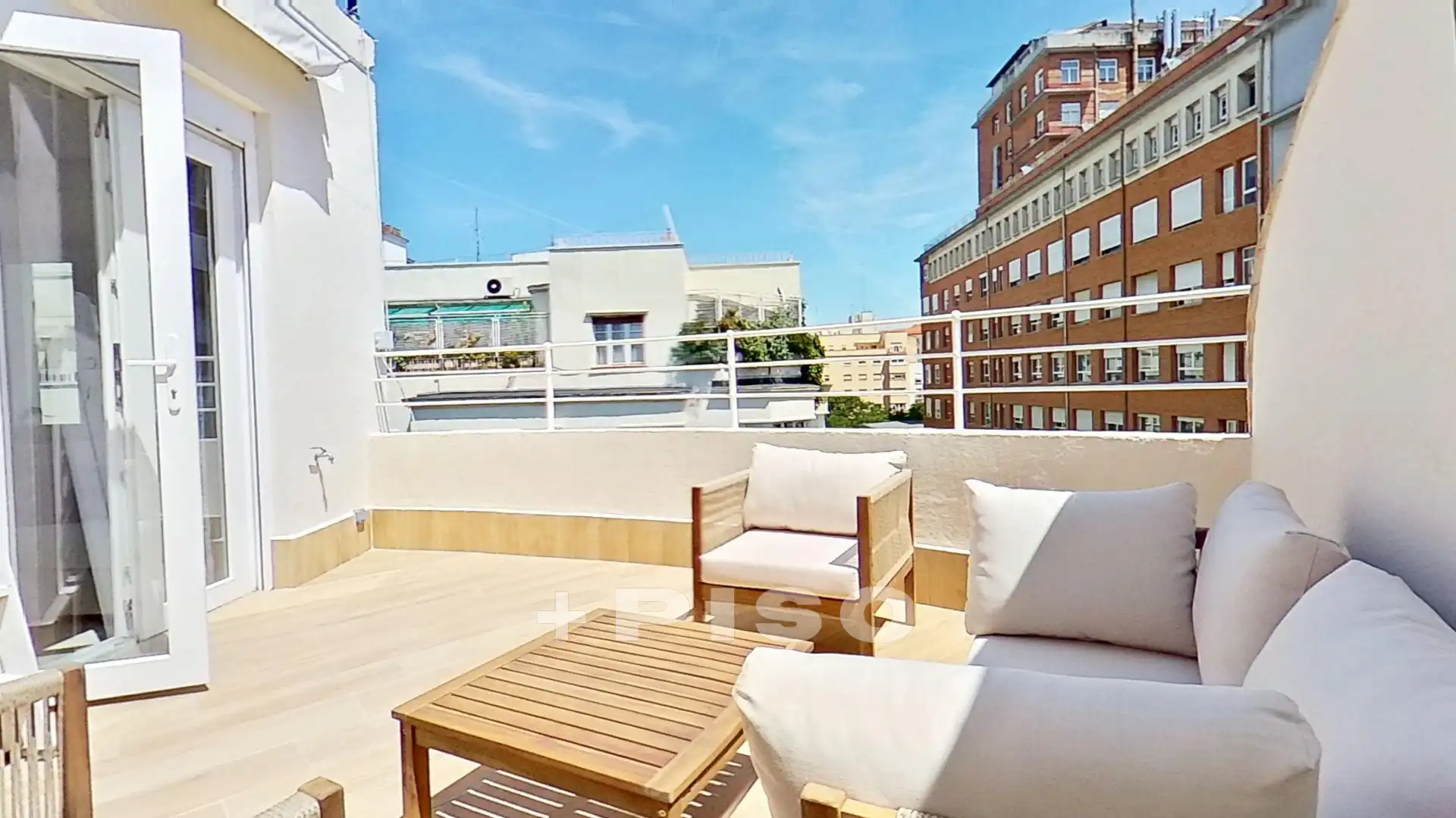 Terrasse von Dachboden zum Verkauf in Madrid mit Klimaanlage, Terrasse und Möbliert