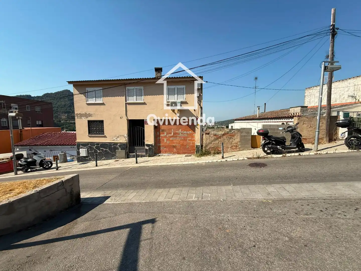 Exterior view of Houses for sale in Montcada i Reixac
