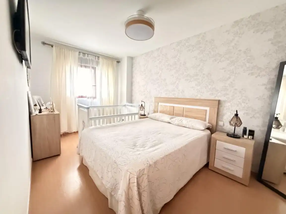 Habitación de Piso en venta en Alcalá de Henares con Calefacción, Terraza y Trastero