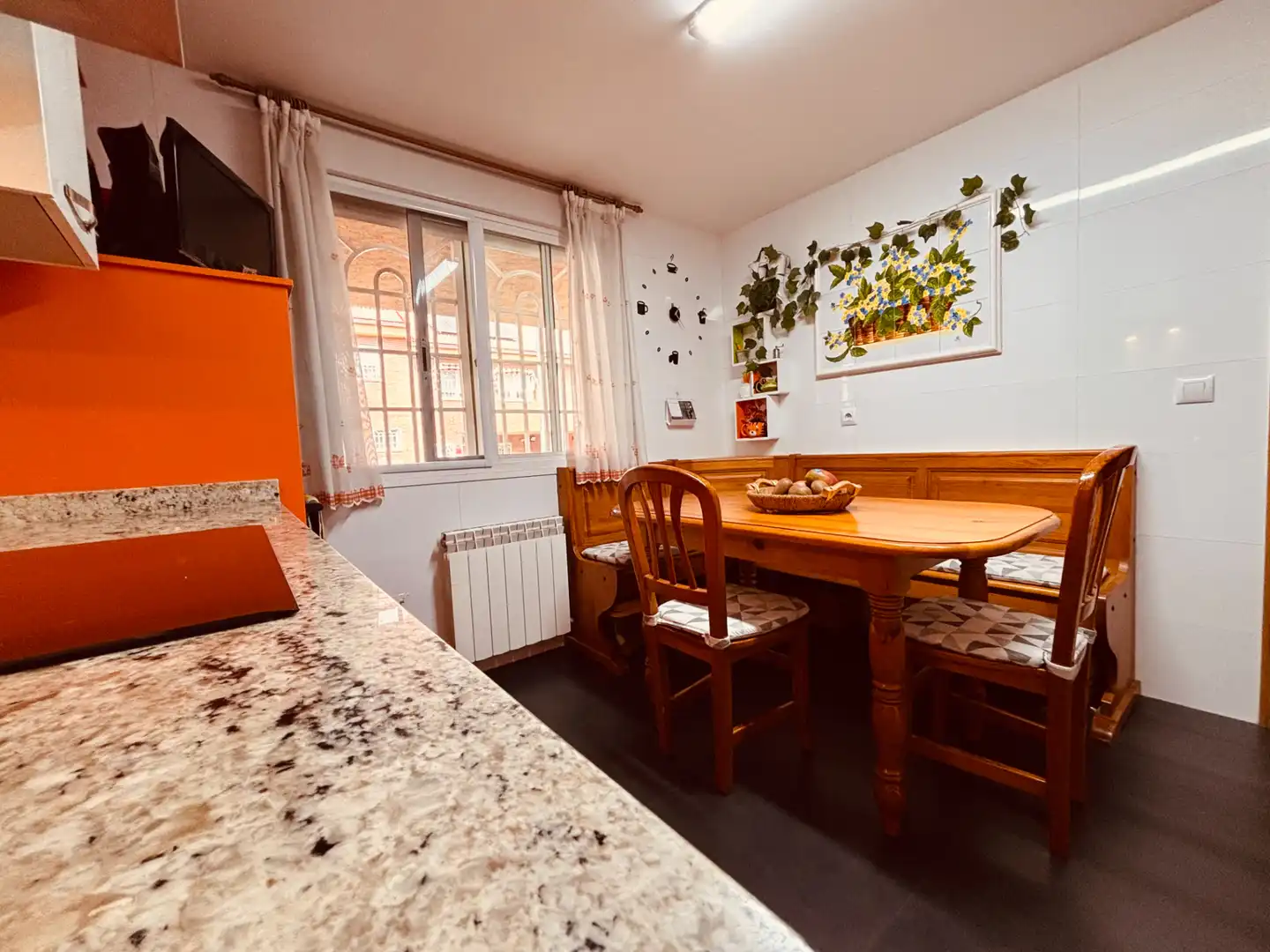 Cocina de Casa adosada en venta en Getafe con Aire acondicionado, Calefacción y Jardín privado