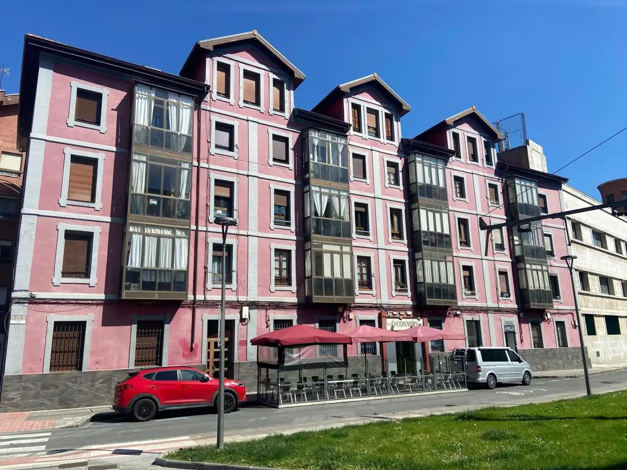 Außenansicht von Erdgeschoss zum Verkauf in Durango mit Heizung