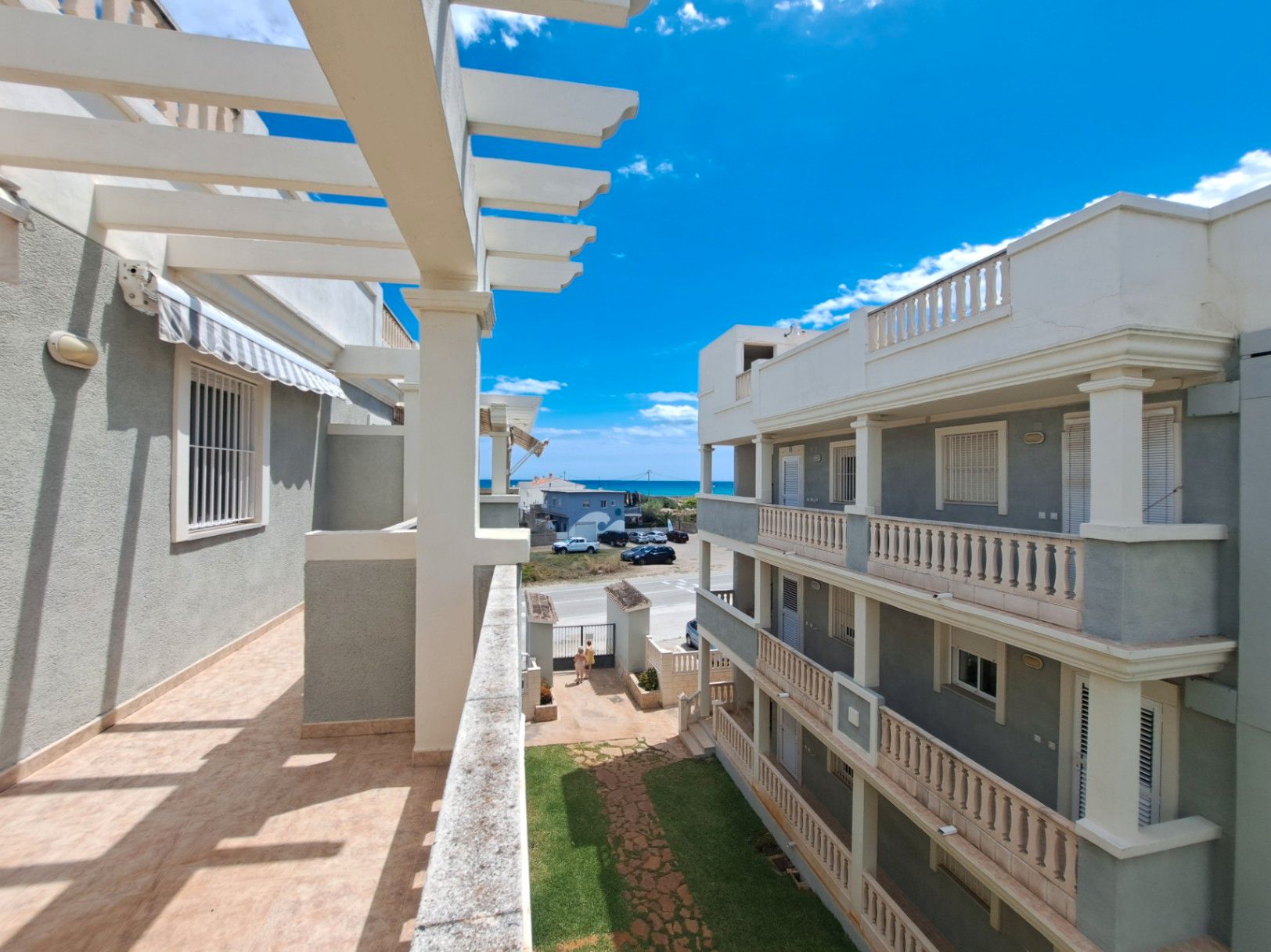 Vista exterior de Apartament en venda en Dénia amb Aire condicionat, Terrassa i Moblat