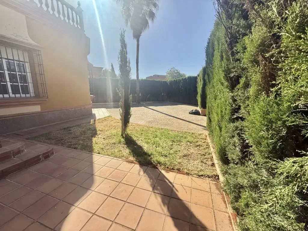 Jardín de Casa o chalet en venta en Mairena del Alcor con Amueblado y Balcón