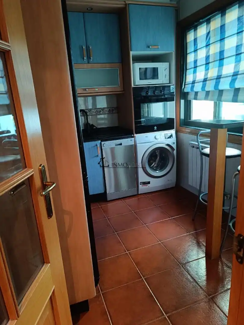 Kitchen of Flat for rent in Zona de Plaza de Barcelos