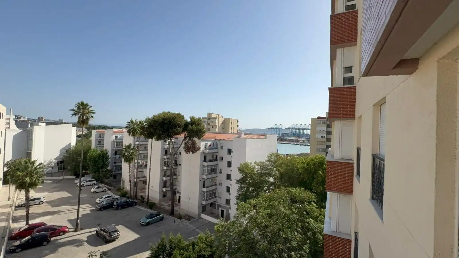 Flat with terrace for sale in La Reconquista - El Rosario