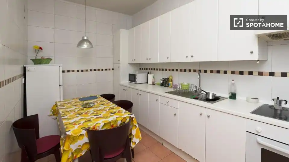 Kitchen of Flat for share in Madrid  with Air Conditioner, Heating and Terrace