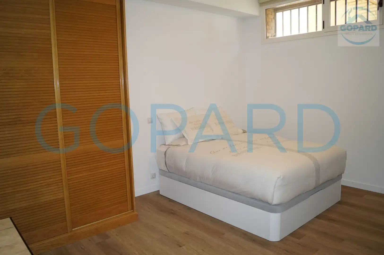 Habitación de Estudio de alquiler en Villanueva del Pardillo con Calefacción, Jardín privado y Amueblado