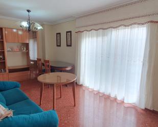 Sala d'estar de Apartament de lloguer en  Jaén Capital amb Aire condicionat i Balcó