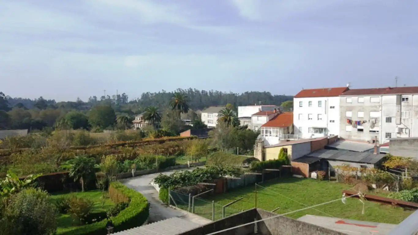 Jardín de Piso en venta en Cuntis con Trastero, Lavadora y Balcón