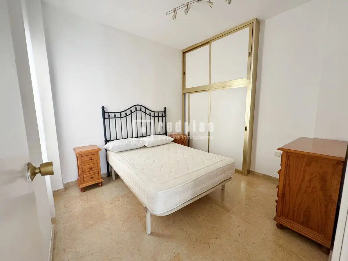 Habitación de Apartamento de alquiler en Málaga con Aire acondicionado y Amueblado
