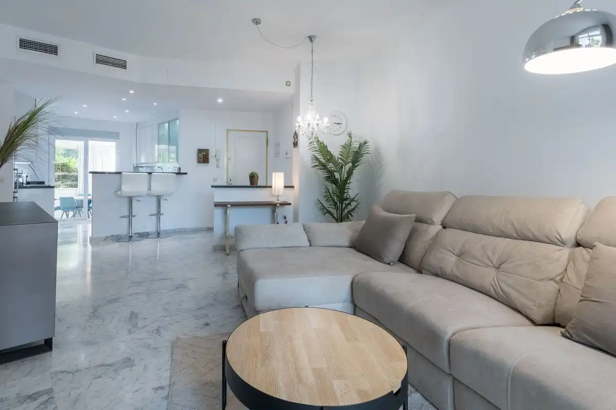 Living room of Ground floor for sale in Marbella  with Air Conditioner, Terrace and Storage room