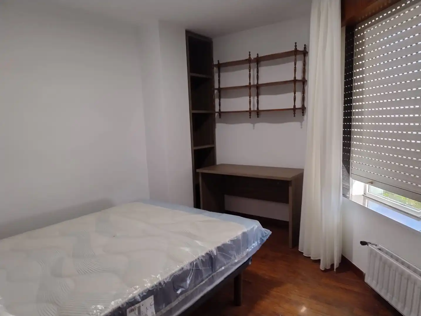 Bedroom of Flat for rent in Santiago de Compostela   with Heating, Furnished and Oven