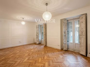 Flat with lift to rent in DE CHUECA