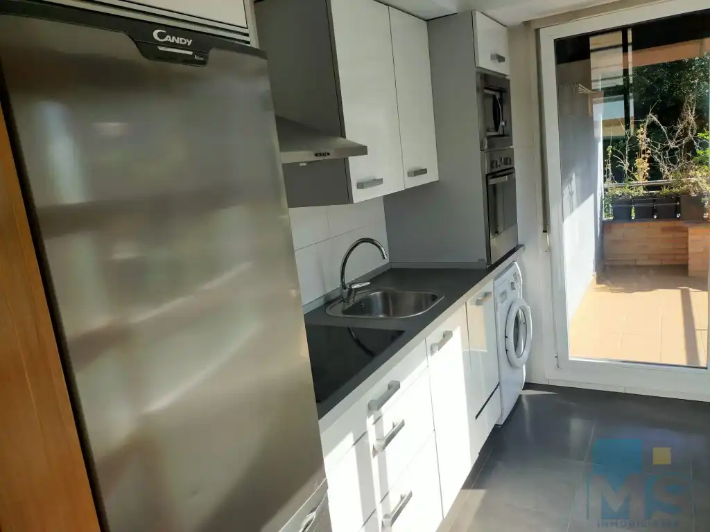 Cocina de Dúplex en venta en Donostia - San Sebastián  con Lavadora, Microondas y Balcón