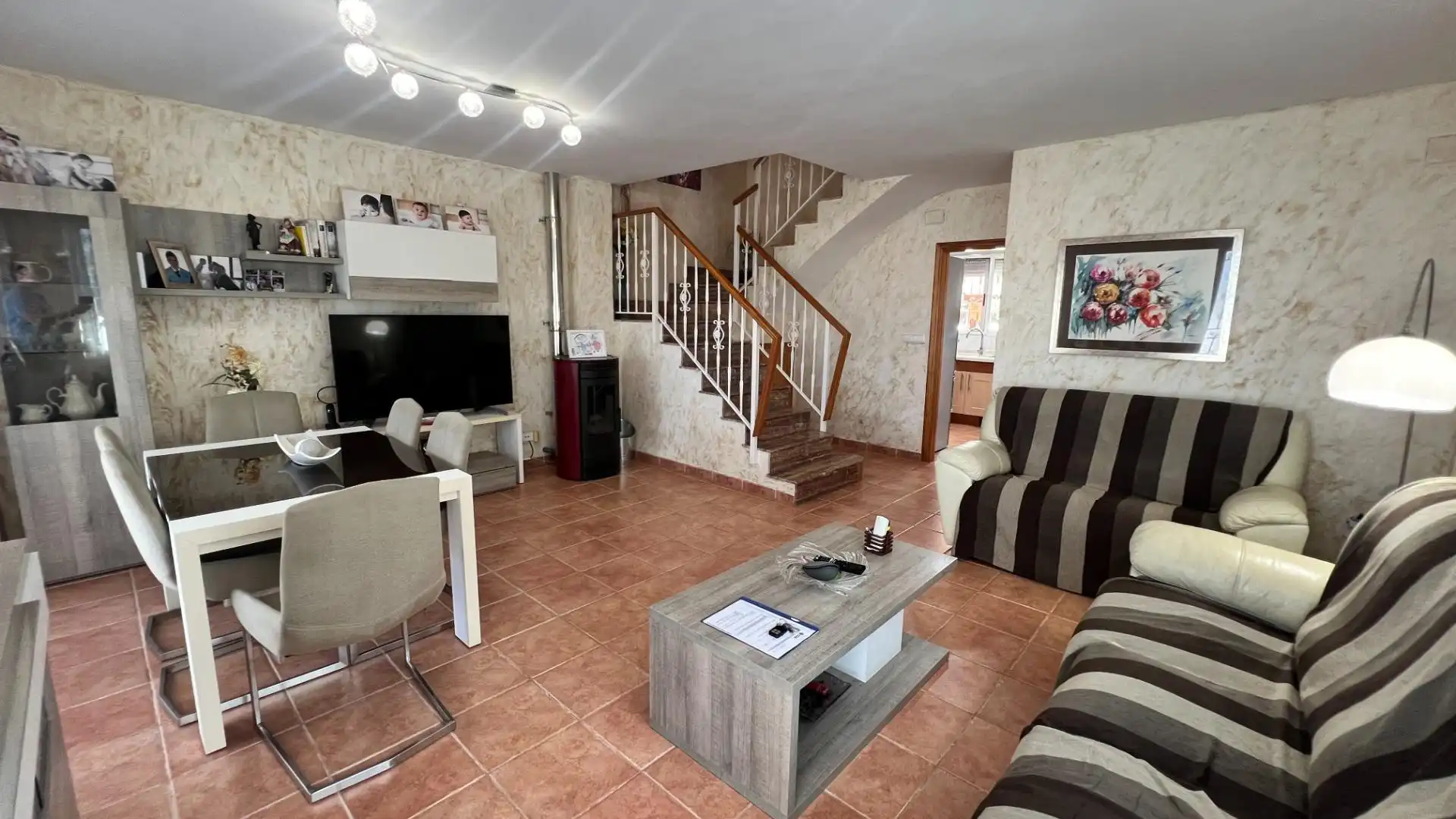 Sala d'estar de Casa o xalet en venda en Castellón de la Plana / Castelló de la Plana amb Aire condicionat, Jardí privat i Terrassa
