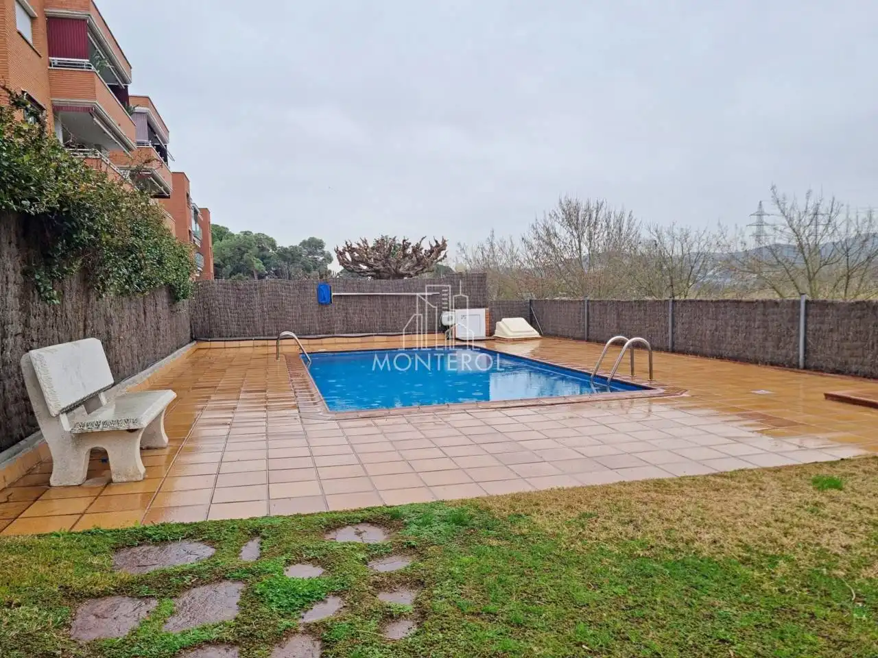 Piscina de Piso en venta en Cerdanyola del Vallès con Aire acondicionado, Calefacción y Parquet