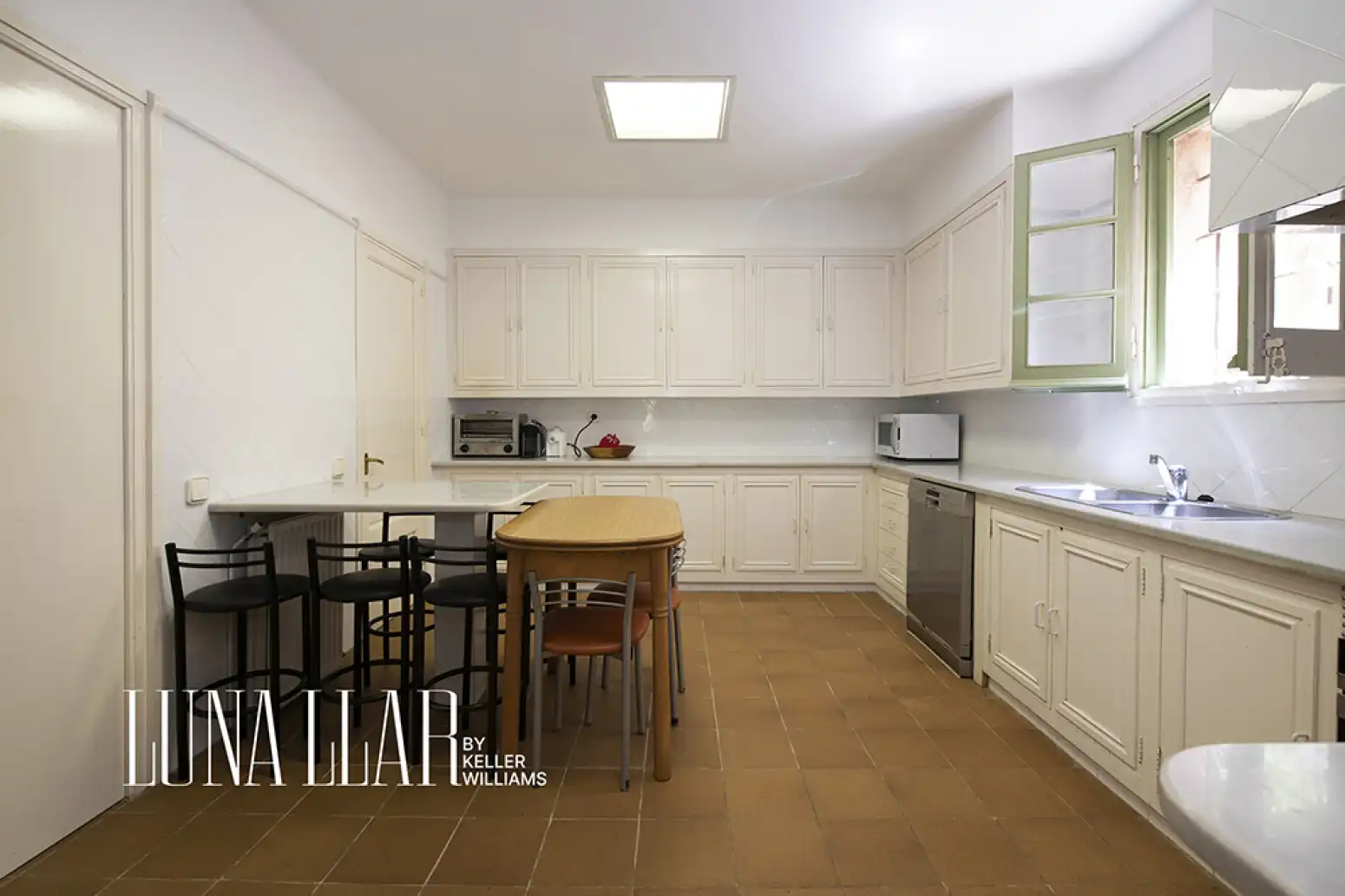 Cocina de Casa o chalet en venta en Pineda de Mar con Jardín privado y Piscina