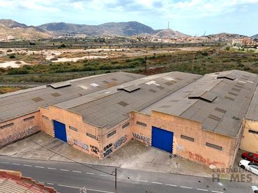 Nau industrial en venda a Calle Vía Favencia 11