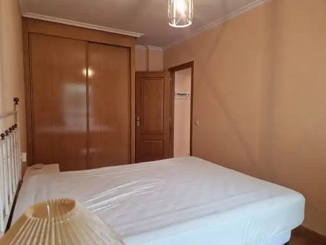 Habitación de Apartamento en venta en Teo con Calefacción, Jardín privado y Parquet