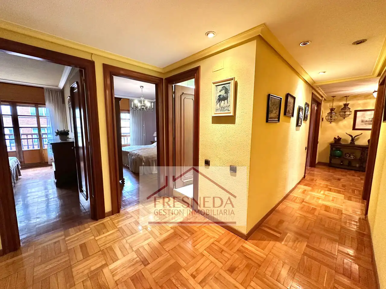 Piso en venta en Oviedo  con Calefacción, Terraza y Trastero