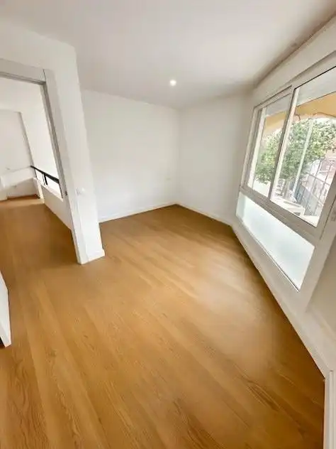 Schlafzimmer von Maisonette zum Verkauf in Badalona mit Klimaanlage und Parkett