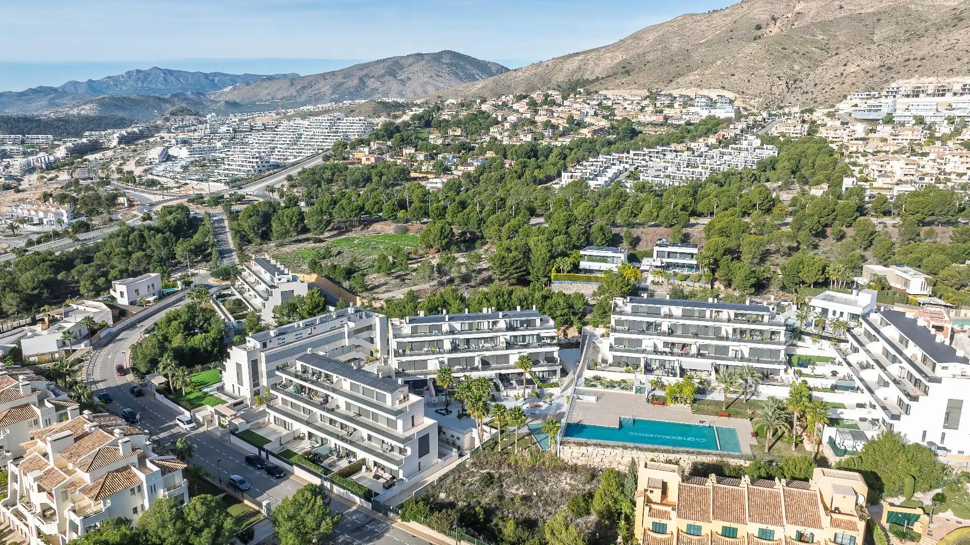 Vista exterior de Dúplex en venda en Finestrat amb Aire condicionat, Calefacció i Jardí privat
