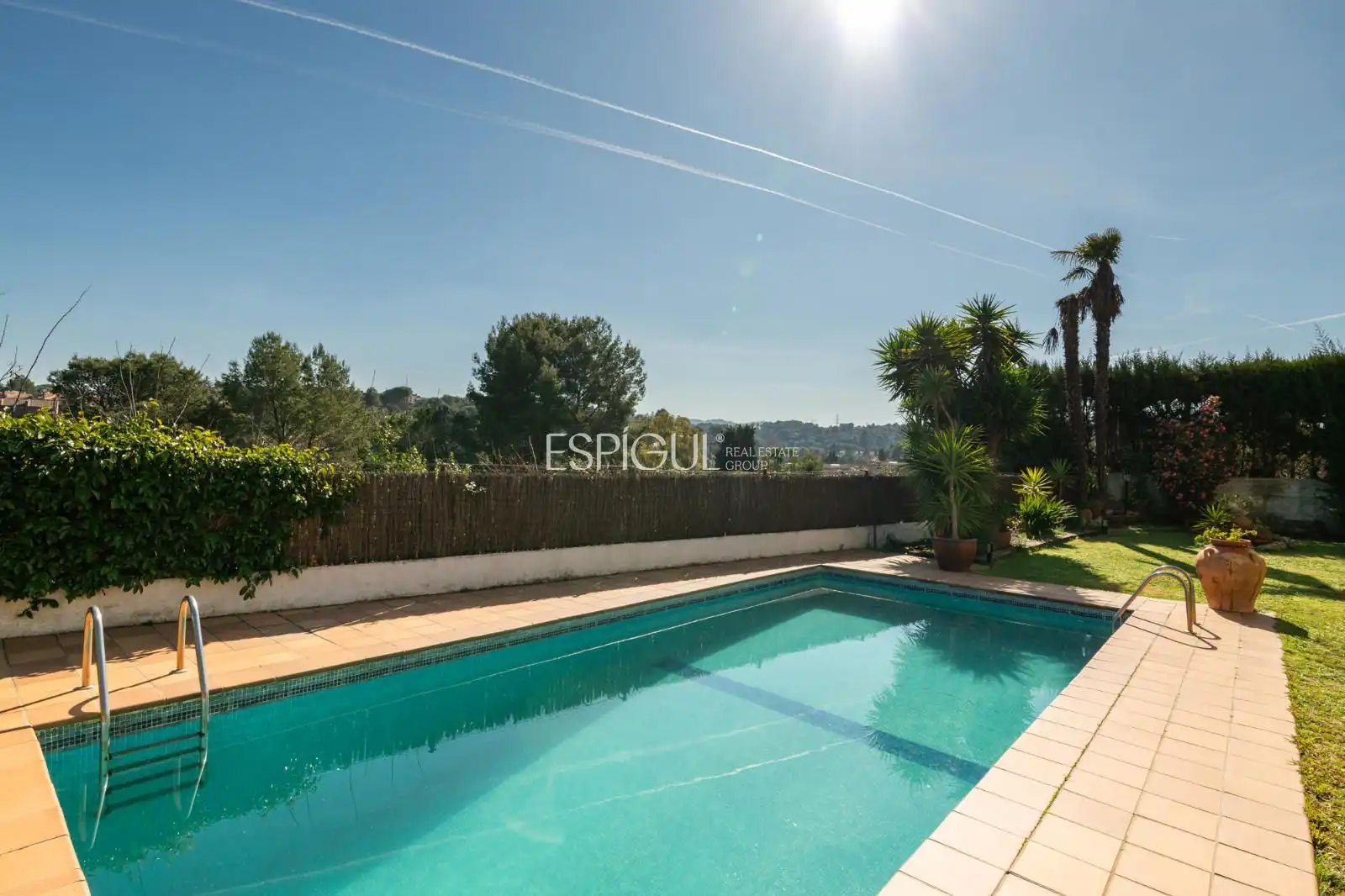 Swimming pool of Houses for sale in Sant Cugat del Vallès  with Air Conditioner, Heating and Parquet flooring