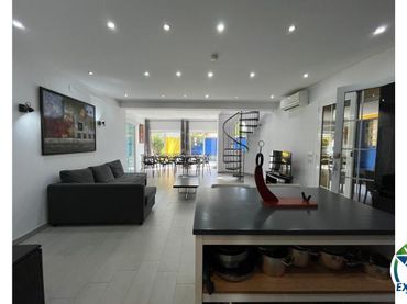 Haus mit Pool zum Verkauf in Carrer Montseny