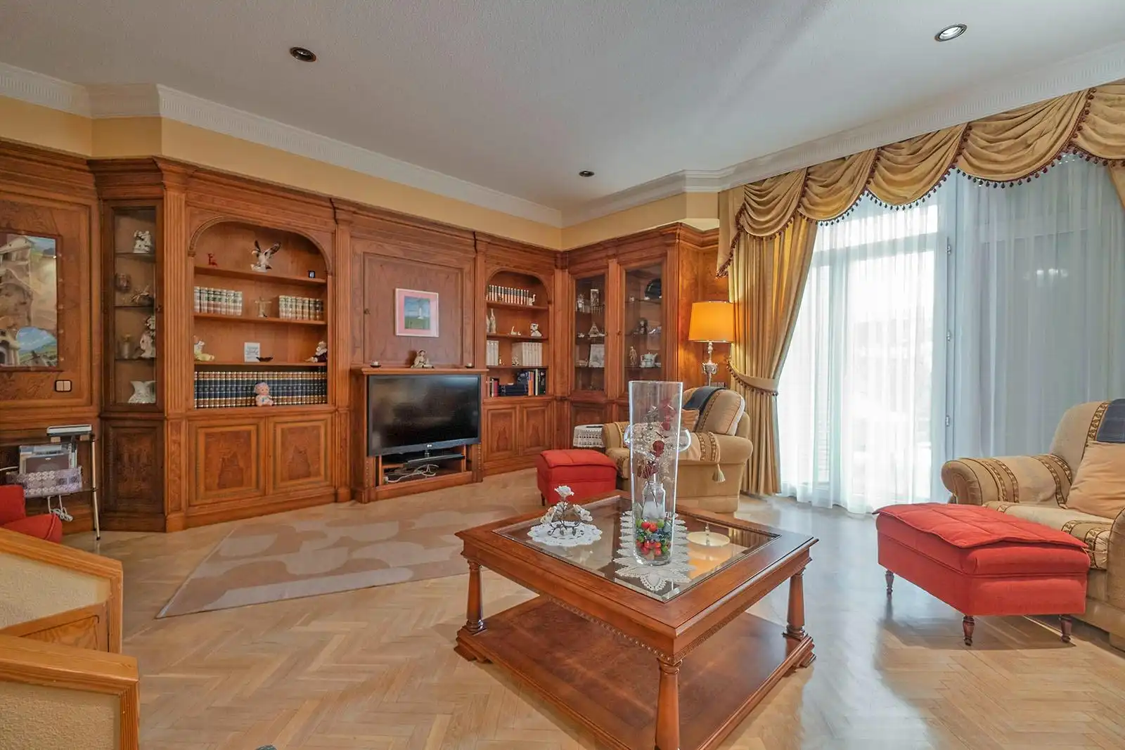 Sala de estar de Casa adosada en venta en Tres Cantos con Calefacción, Jardín privado y Parquet