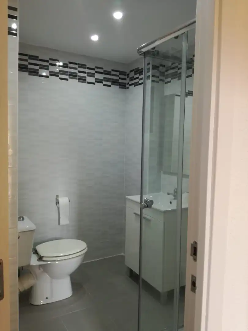 Bathroom of Flat for sale in Valencia  with Air Conditioner, Parquet flooring and Furnished