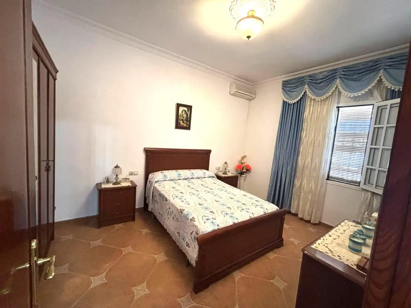 Detached house with pool for sale in Villaverde del Río, imagen 11