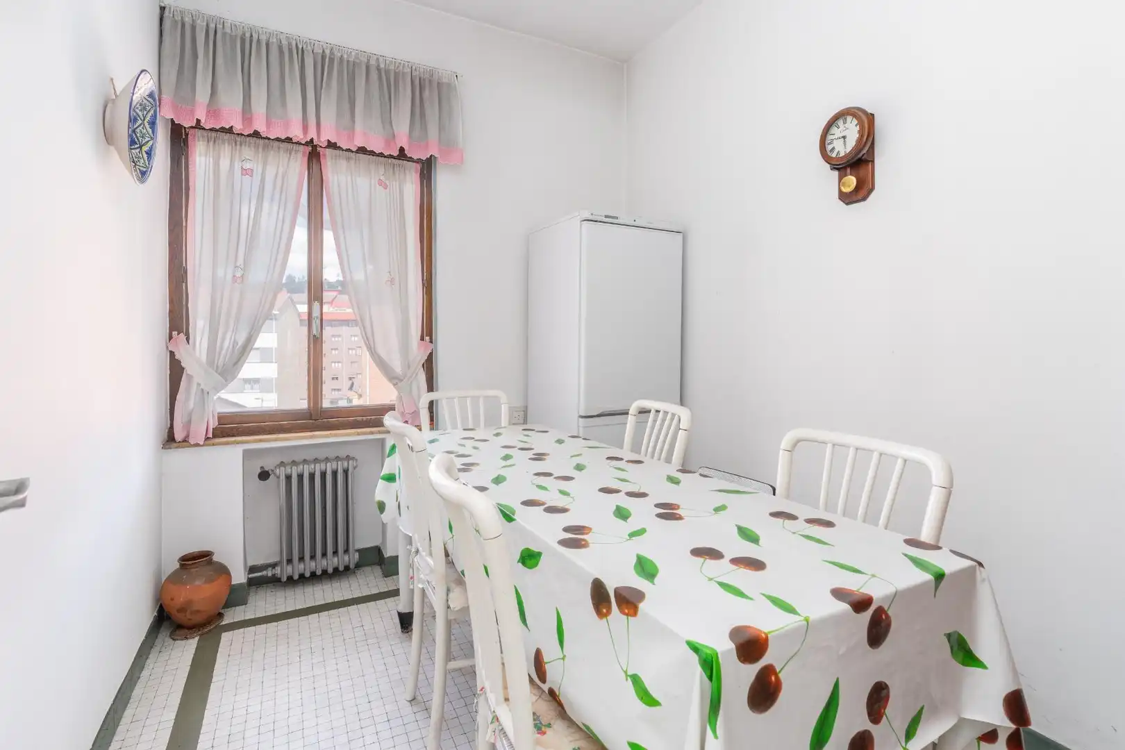 Comedor de Piso en venta en Langreo con Calefacción, Trastero y Amueblado