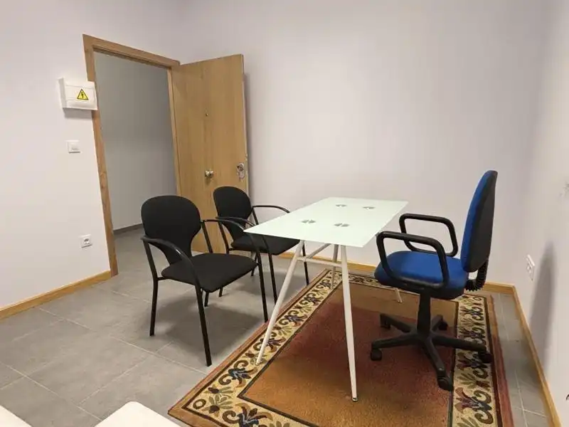 Oficina de alquiler en Ortigueira con Amueblado
