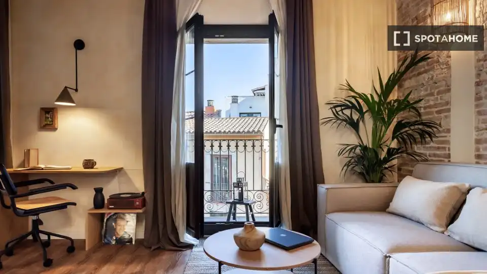 Room in Sant Pere, Sta. Caterina i la Ribera