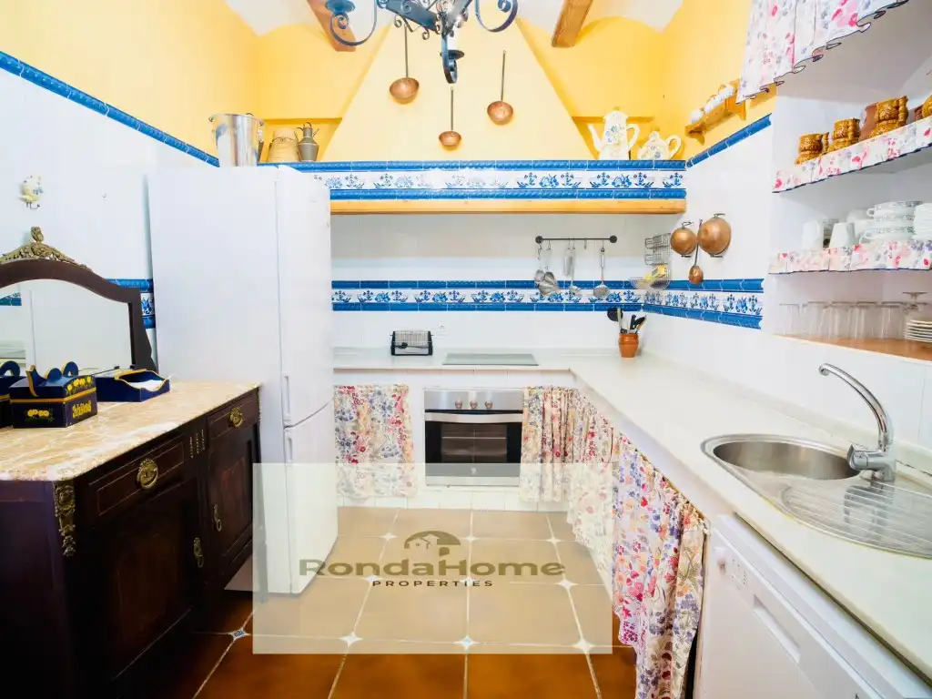 Country homes for sale in Villamartín