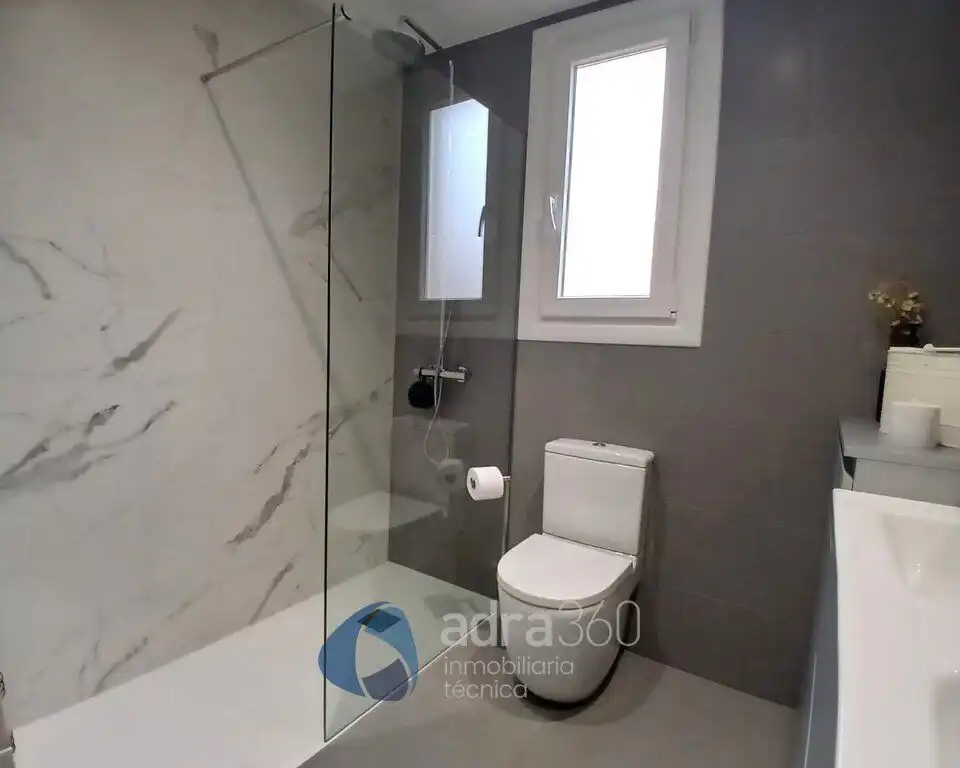 Piso con ascensor en venta en Gran Vía Juan Carlos I, imagen 12