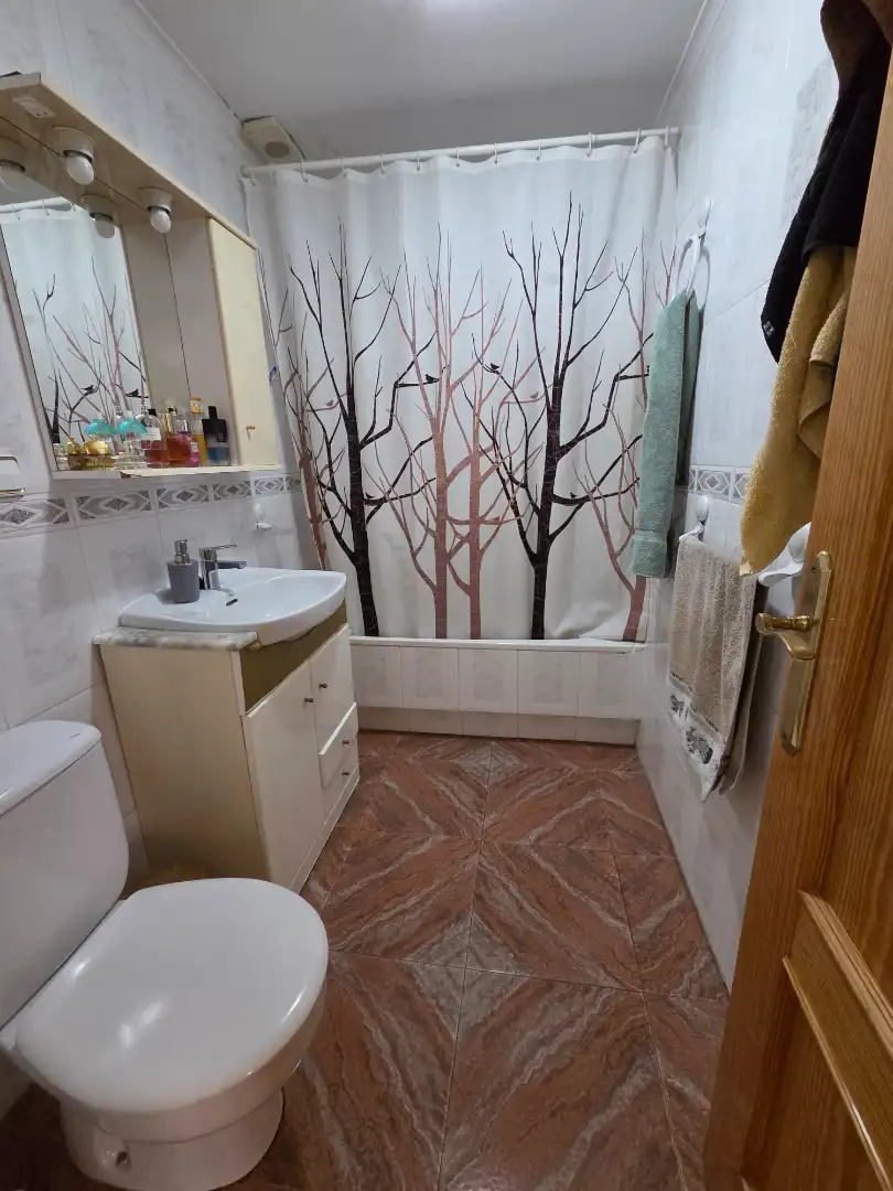 Baño de Piso en venta en Bullas con Calefacción, Terraza y Amueblado