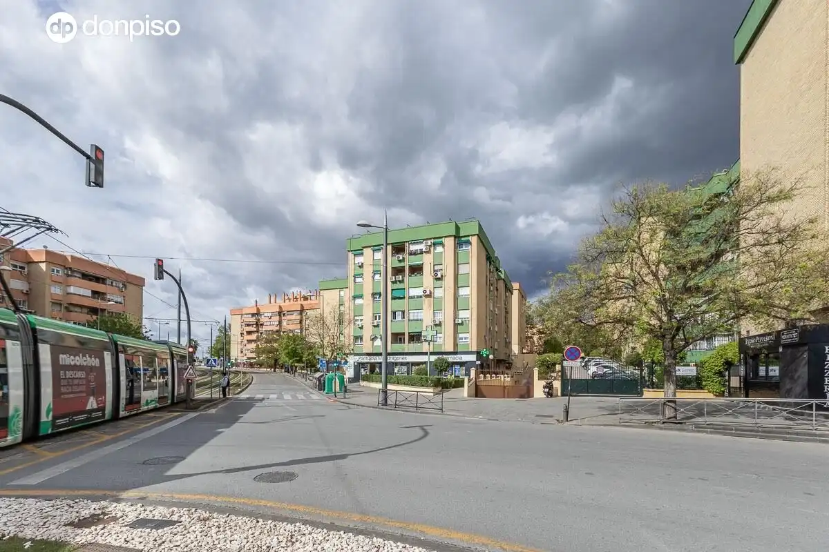 Exterior view of Flat for sale in Granada