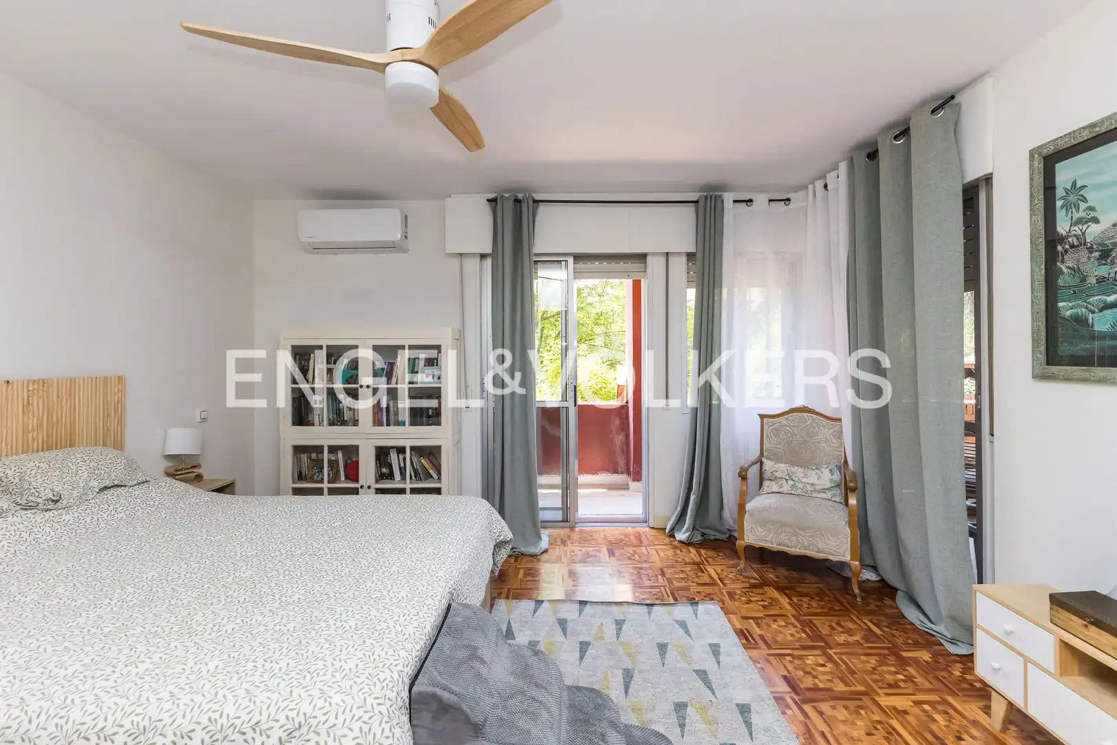 Habitación de Piso en venta en Villanueva de la Cañada con Calefacción, Terraza y Trastero